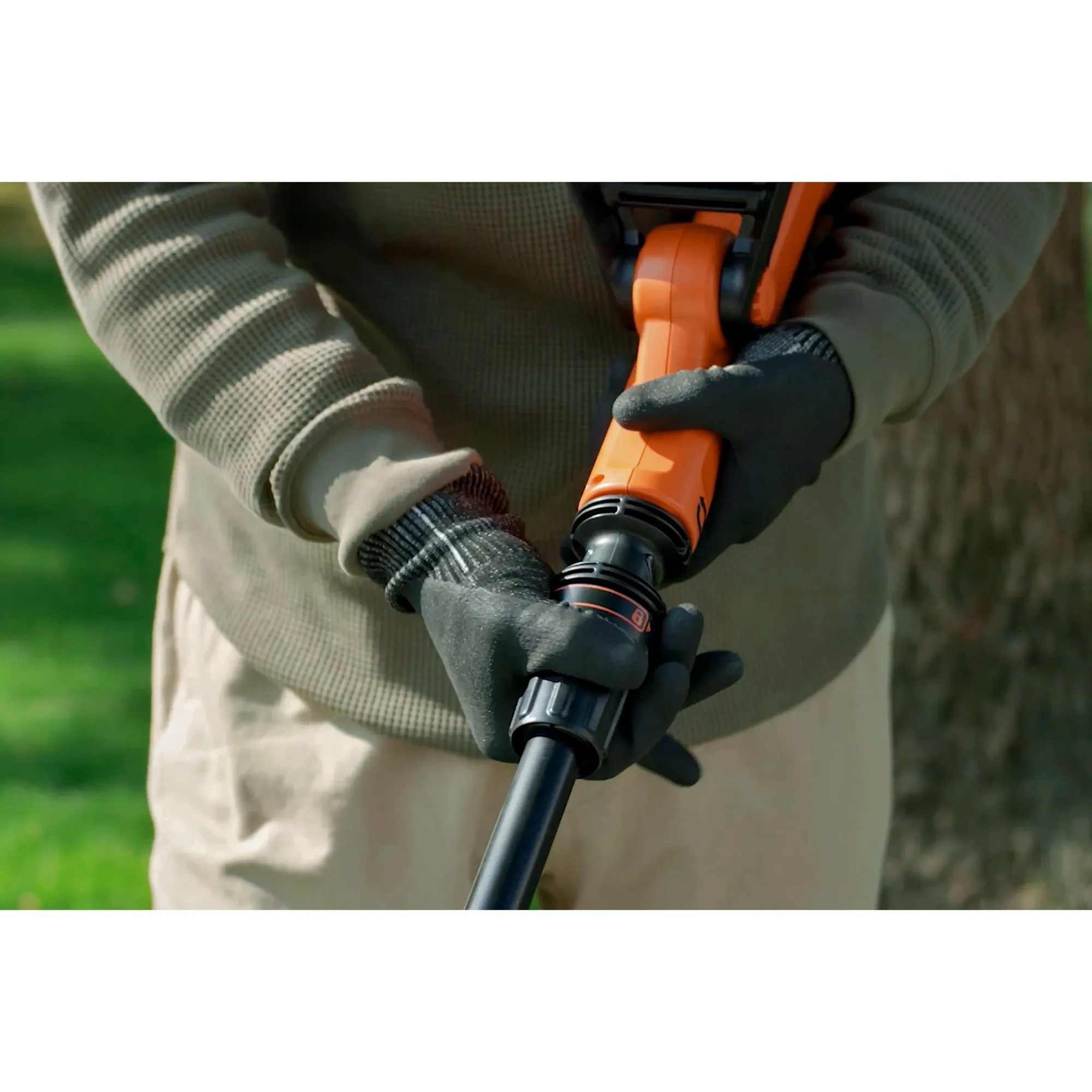 BLACK+DECKER 18V Trimmer met 2 messen en accu grastrimmer (Zwart/oranje, 25 cm, accu inbegrepen)