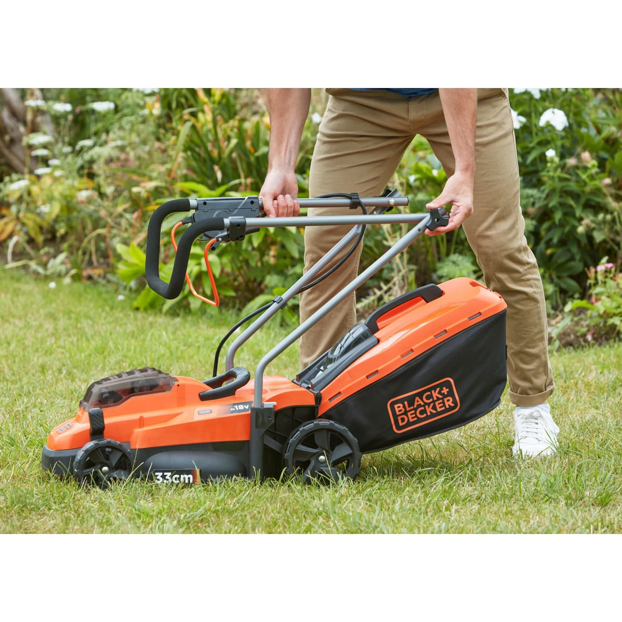 BLACK+DECKER BCMW3318L2QW 2X 18V GRASMAAIER (ORANJE/ZWART, 2X 18V 2.5AH ACCU EN OPLADER INBEGREPEN)