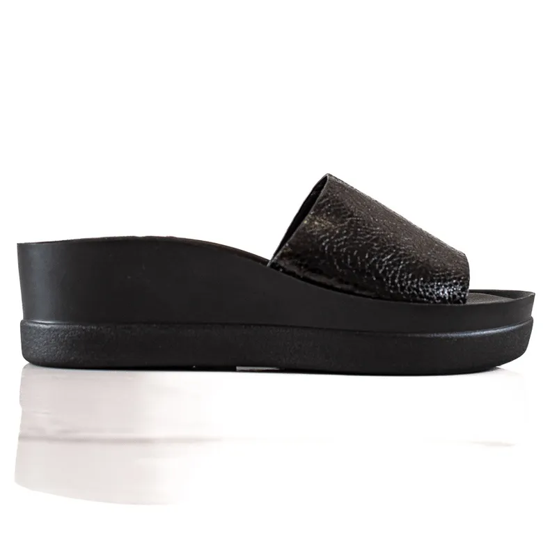 Goodin Zwarte pantoffels op het platform